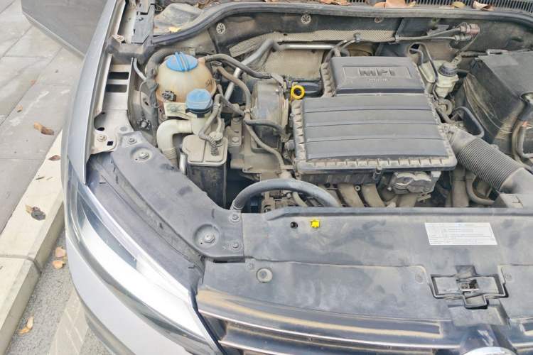Used Volkswagen Sagitar 2015 1.6L Manual Comfort Model Engine Bay Right