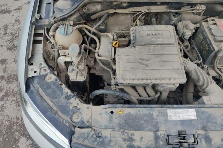 Used Volkswagen Sagitar 2015 1.6L Manual Comfort Model Engine Bay Right