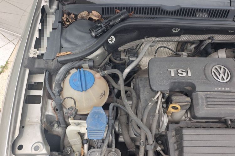 Used Volkswagen Sagitar 2015 230TSI Automatic Comfort Version Engine Bay Right