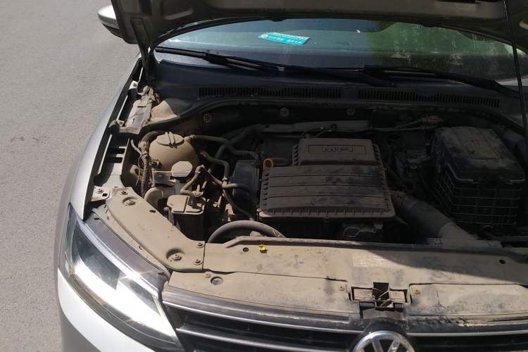 Used Volkswagen Sagitar 2015 1.6L Automatic Comfort Model Engine Bay Right