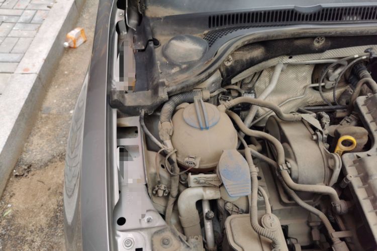 Used Volkswagen Sagitar 2015 1.6L Manual Comfort Model Engine Bay Right