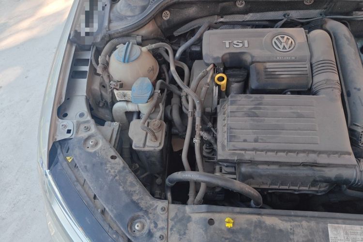Used Volkswagen Sagitar 2015 230TSI Automatic Luxury Model Engine Bay Right