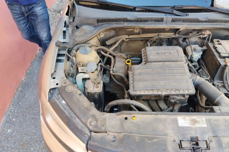 Used Volkswagen Sagitar 2015 1.6L Manual Comfort Model Engine Bay Right