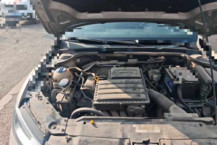 Used Volkswagen Sagitar 2015 1.6L Manual Fashion Edition Engine Bay Right