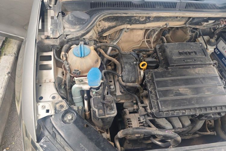 Used Volkswagen Sagitar 2015 1.6L Manual Comfort Model Engine Bay Right