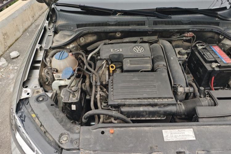 Used Volkswagen Sagitar 2015 230TSI Automatic Comfort Version Engine Bay Right