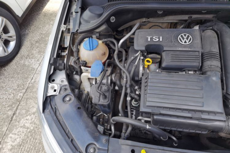 Used Volkswagen Sagitar 2015 230TSI Automatic Comfort Version Engine Bay Right