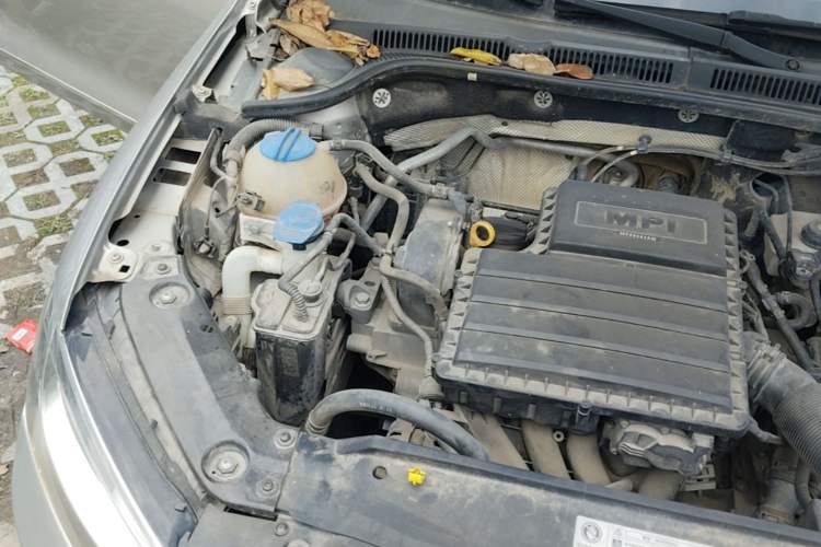 Used Volkswagen Sagitar 2015 1.6L Automatic Comfort Model Engine Bay Right