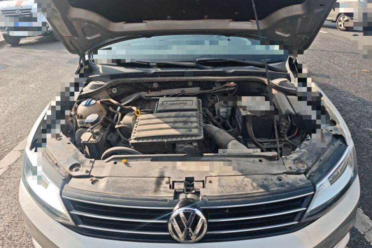 Used Volkswagen Sagitar 2015 1.6L Manual Fashion Edition Engine Bay