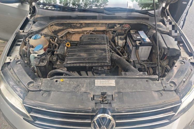 Used Volkswagen Sagitar 2015 1.6L Manual Comfort Model Engine Bay