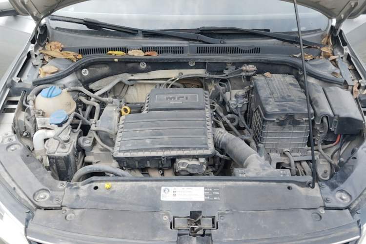 Used Volkswagen Sagitar 2015 1.6L Automatic Comfort Model Engine Bay