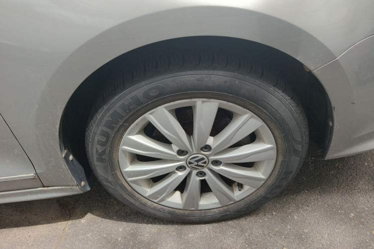 Used Volkswagen Sagitar 2015 1.6L Manual Comfort Model Exterior 1