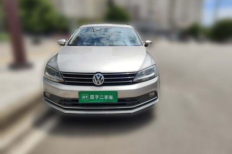 Used Volkswagen Sagitar 2015 1.6L Manual Comfort Model Front