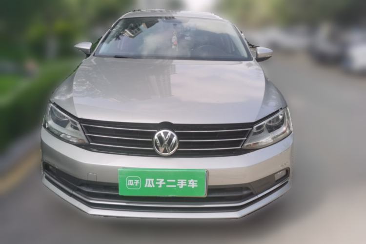 Used Volkswagen Sagitar 2015 1.6L Manual Comfort Model Front