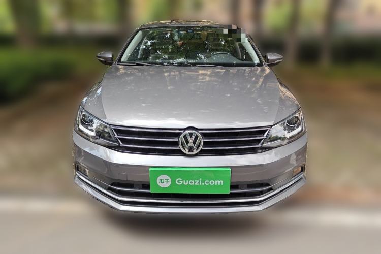 Used Volkswagen Sagitar 2015 230TSI Manual Luxury Edition Front