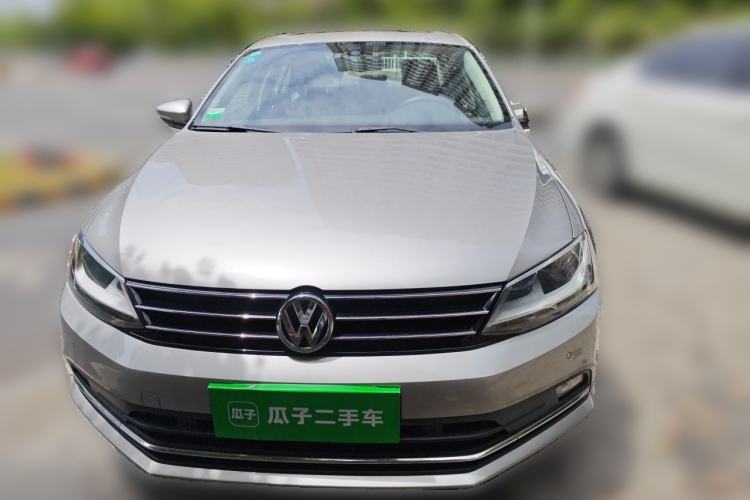 Used Volkswagen Sagitar 2015 230TSI Automatic Luxury Model Front