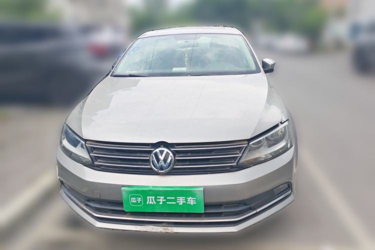 Used Volkswagen Sagitar 2015 1.6L Manual Comfort Model Front