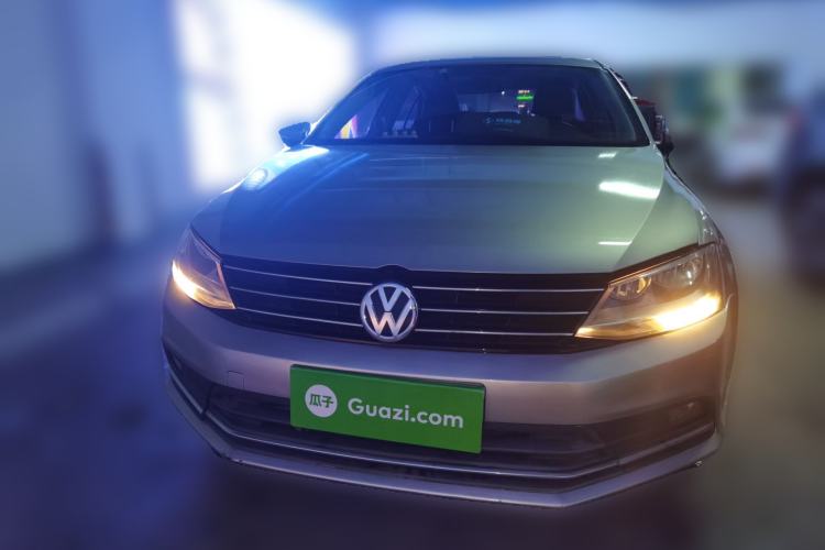 Used Volkswagen Sagitar 2015 1.6L Manual Comfort Model Front