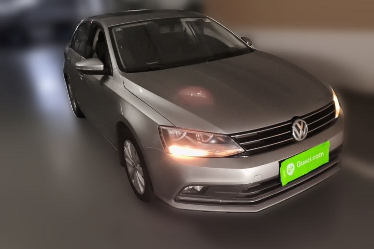 Used Volkswagen Sagitar 2015 230TSI Automatic Comfort Version Front Right 45 Deg
