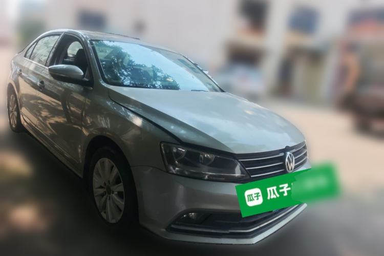 Used Volkswagen Sagitar 2015 1.6L Manual Comfort Model Front Right 45 Deg