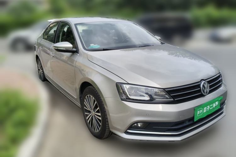 Used Volkswagen Sagitar 2015 280TSI Automatic Flagship Model Front Right 45 Deg