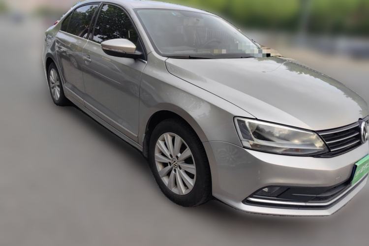 Used Volkswagen Sagitar 2015 1.6L Manual Comfort Model Front Right 45 Deg