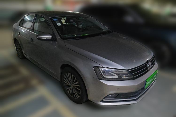Used Volkswagen Sagitar 2015 280TSI Automatic Flagship Model Front Right 45 Deg