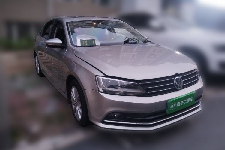 Used Volkswagen Sagitar 2015 1.6L Manual Comfort Model Front Right 45 Deg
