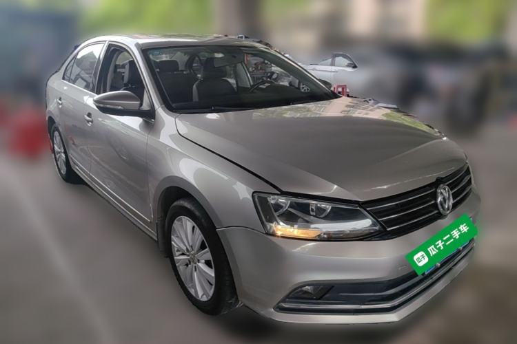 Used Volkswagen Sagitar 2015 230TSI Automatic Comfort Version Front Right 45 Deg