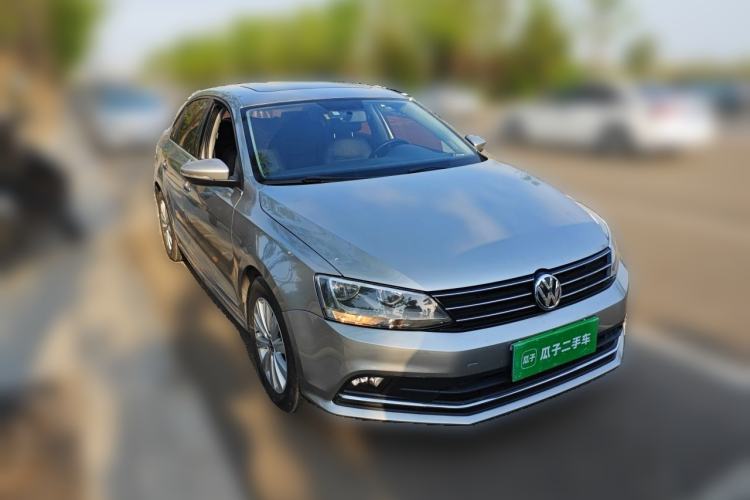 Used Volkswagen Sagitar 2015 1.6L Manual Comfort Model Front Right 45 Deg