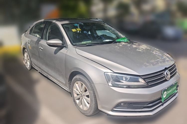 Used Volkswagen Sagitar 2015 230TSI Automatic Comfort Version Front Right 45 Deg