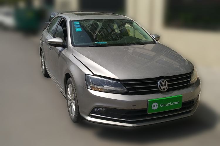 Used Volkswagen Sagitar 2015 1.6L Automatic Comfort Model Front Right 45 Deg