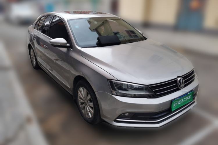 Used Volkswagen Sagitar 2015 1.6L Manual Comfort Model Front Right 45 Deg