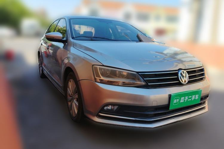 Used Volkswagen Sagitar 2015 1.6L Manual Comfort Model Front Right 45 Deg