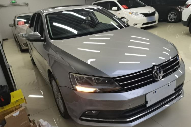 Used Volkswagen Sagitar 2015 1.6L Automatic Comfort Model Front Right 45 Deg