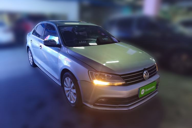 Used Volkswagen Sagitar 2015 1.6L Manual Comfort Model Front Right 45 Deg