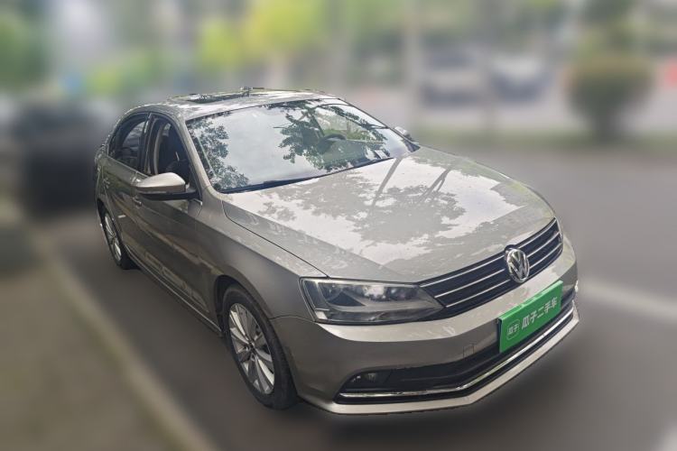 Used Volkswagen Sagitar 2015 1.6L Manual Comfort Model Front Right 45 Deg