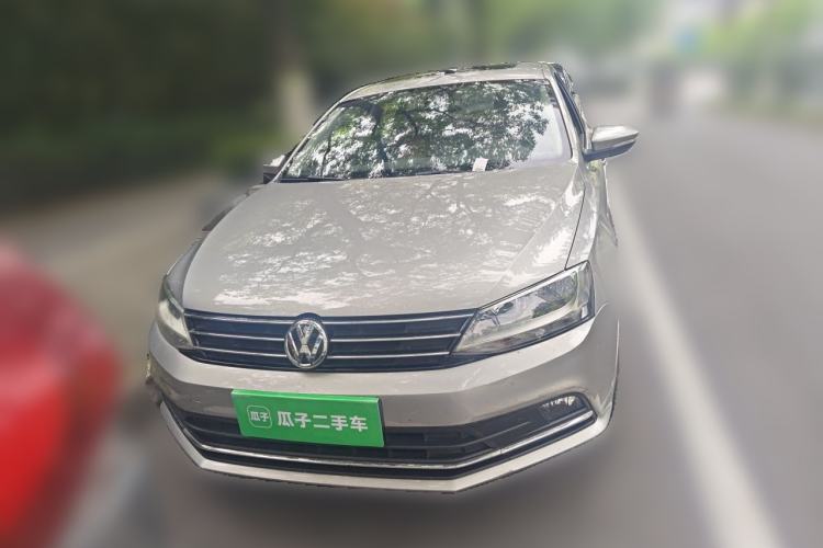 Used Volkswagen Sagitar 2015 1.6L Manual Comfort Model Front