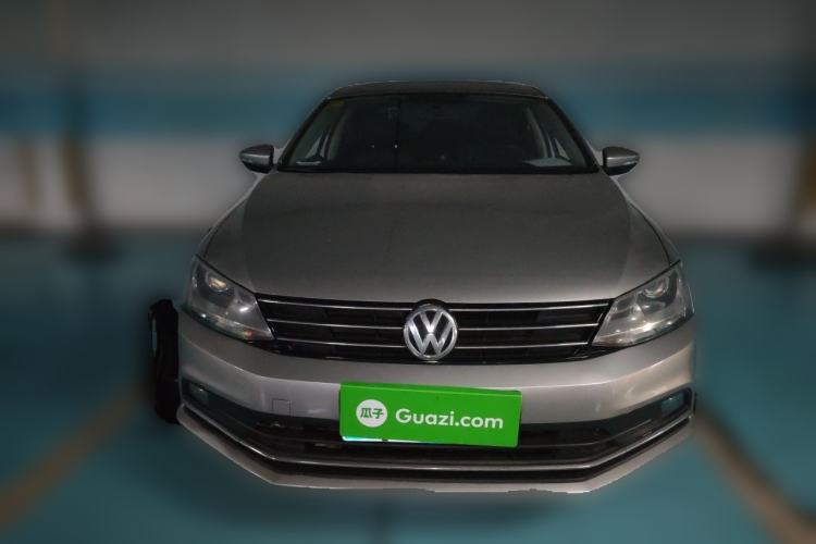 Used Volkswagen Sagitar 2015 1.6L Manual Comfort Model Front