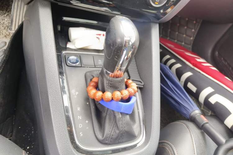Used Volkswagen Sagitar 2015 280TSI Automatic Flagship Model Gear Lever