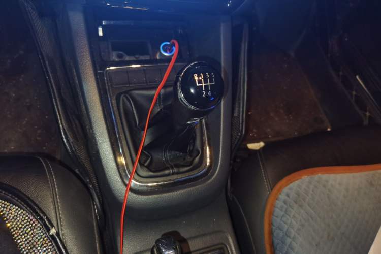 Used Volkswagen Sagitar 2015 1.6L Manual Comfort Model Gear Lever