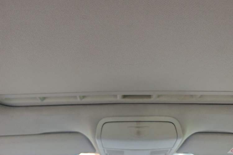 Used Volkswagen Sagitar 2015 230TSI Automatic Comfort Version Headliner