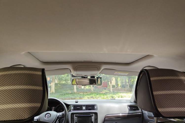 Used Volkswagen Sagitar 2015 230TSI Manual Luxury Edition Headliner
