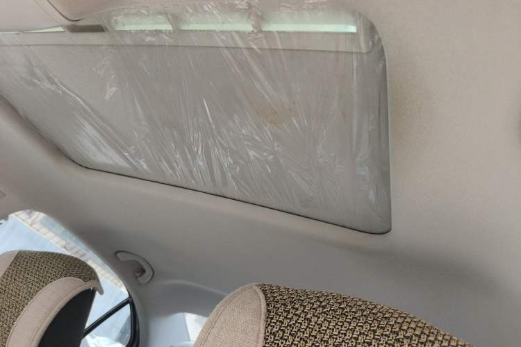 Used Volkswagen Sagitar 2015 1.6L Manual Comfort Model Headliner