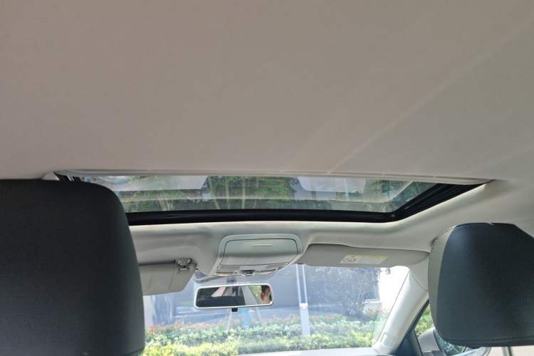 Used Volkswagen Sagitar 2015 1.6L Automatic Comfort Model Headliner