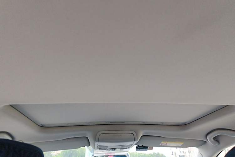 Used Volkswagen Sagitar 2015 230TSI Automatic Comfort Version Headliner