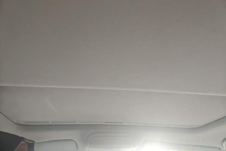 Used Volkswagen Sagitar 2015 230TSI Automatic Comfort Version Headliner