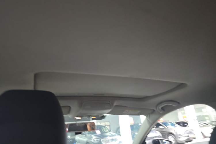 Used Volkswagen Sagitar 2015 1.6L Automatic Comfort Model Headliner