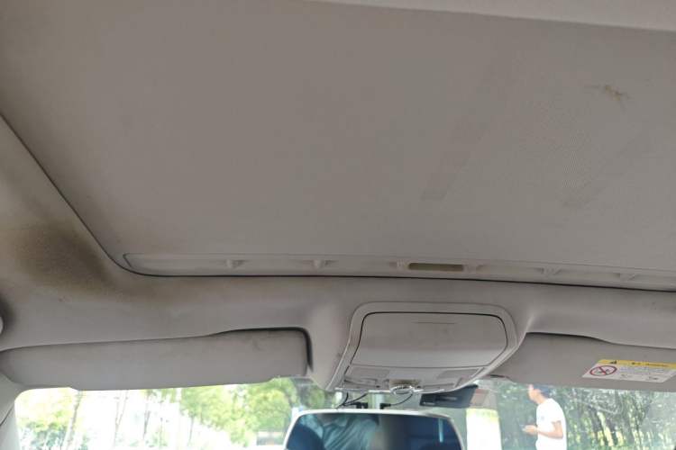 Used Volkswagen Sagitar 2015 1.6L Manual Comfort Model Headliner