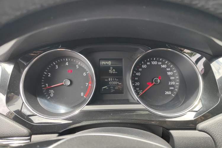 Used Volkswagen Sagitar 2015 1.6L Manual Comfort Model Instrument Cluster